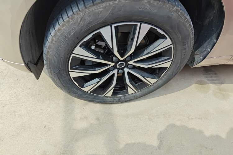 Used Volvo XC60 2023 B5 4x4 Smart Luxury Edition Exterior 4