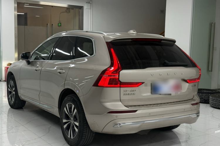 Used Volvo XC60 2023 B5 4x4 Smart Luxury Edition Exterior 5