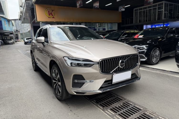 Used Volvo XC60 2023 B5 4x4 Smart Luxury Edition Exterior 6