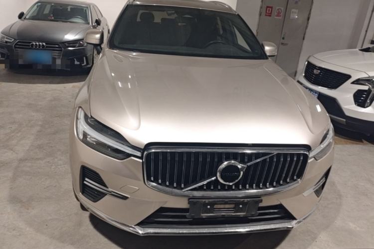 Used Volvo XC60 2023 B5 4x4 Smart Luxury Edition Front