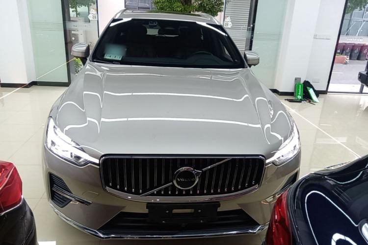 Used Volvo XC60 2023 B5 4x4 Smart Luxury Edition Front