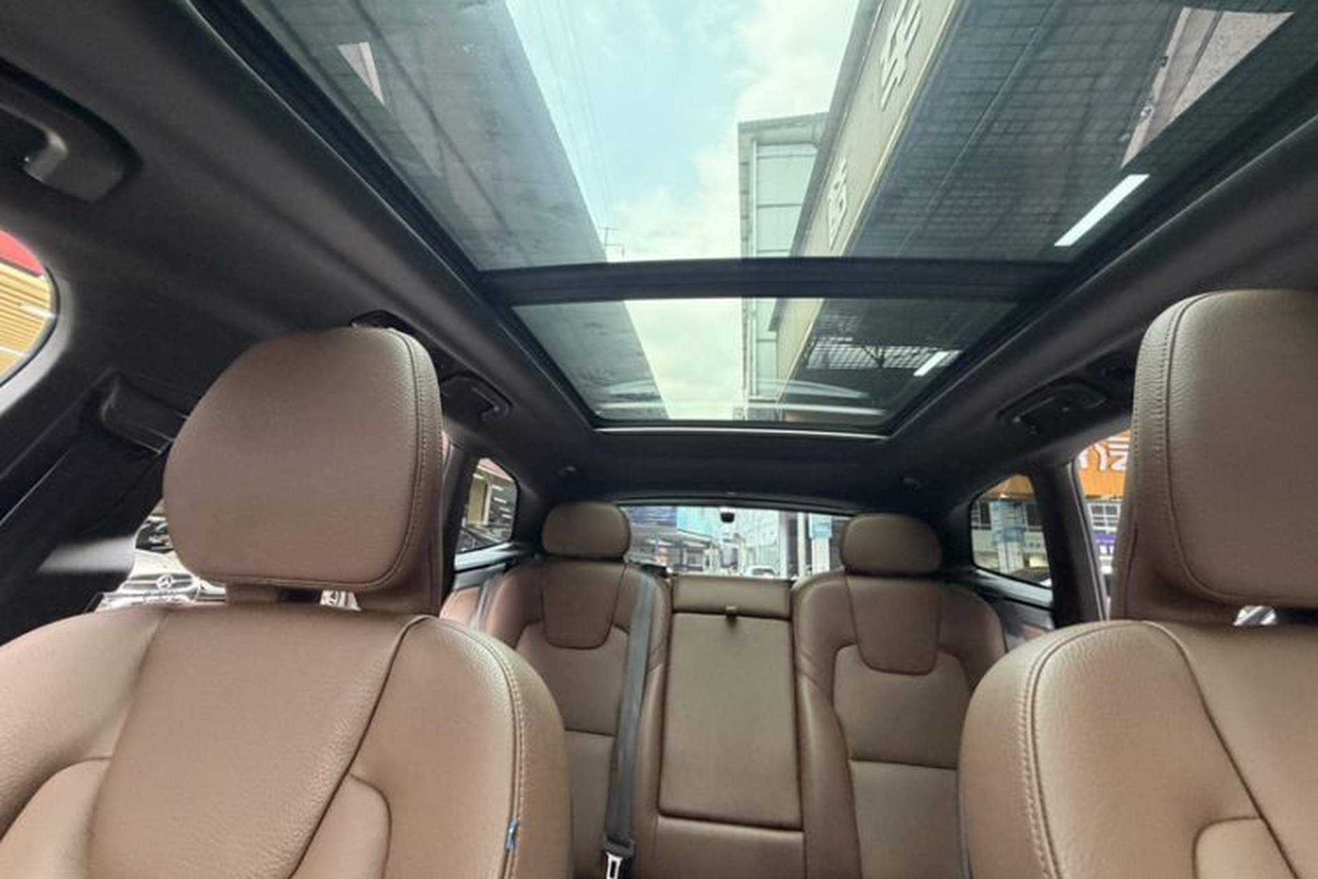 Used Volvo XC60 2023 B5 4x4 Smart Luxury Edition Headliner