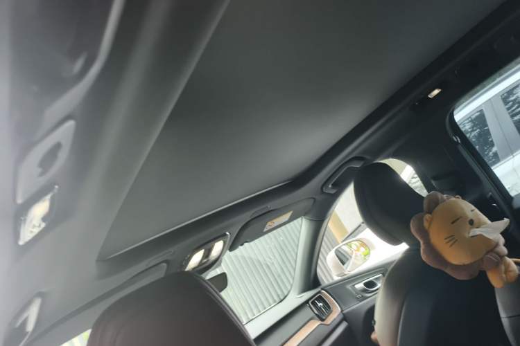 Used Volvo XC60 2023 B5 4x4 Smart Luxury Edition Headliner