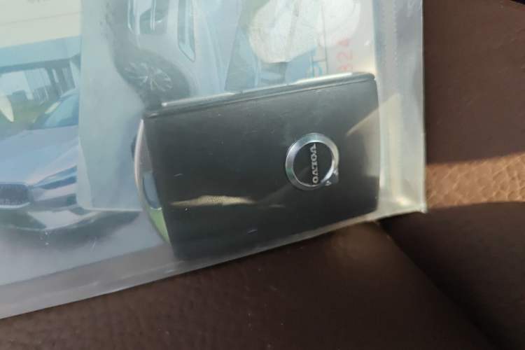 Used Volvo XC60 2023 B5 4x4 Smart Luxury Edition Interior 1