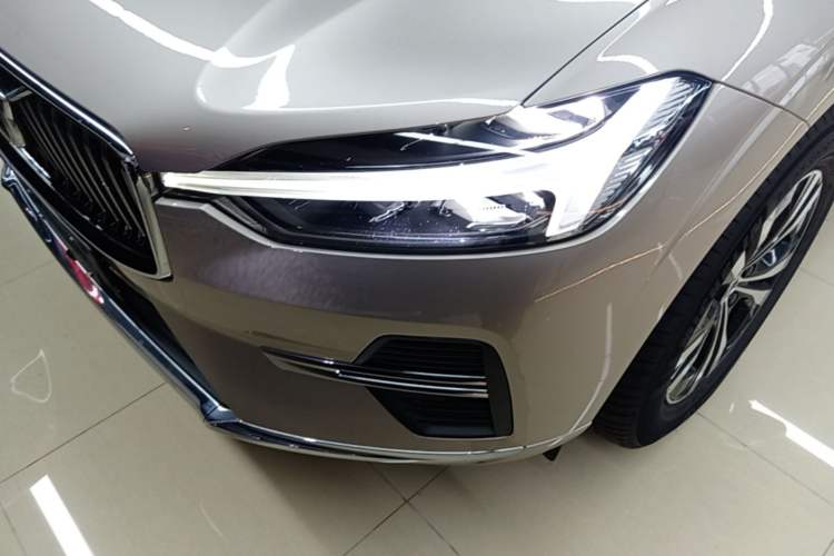 Used Volvo XC60 2023 B5 4x4 Smart Luxury Edition Left Front Headlight
