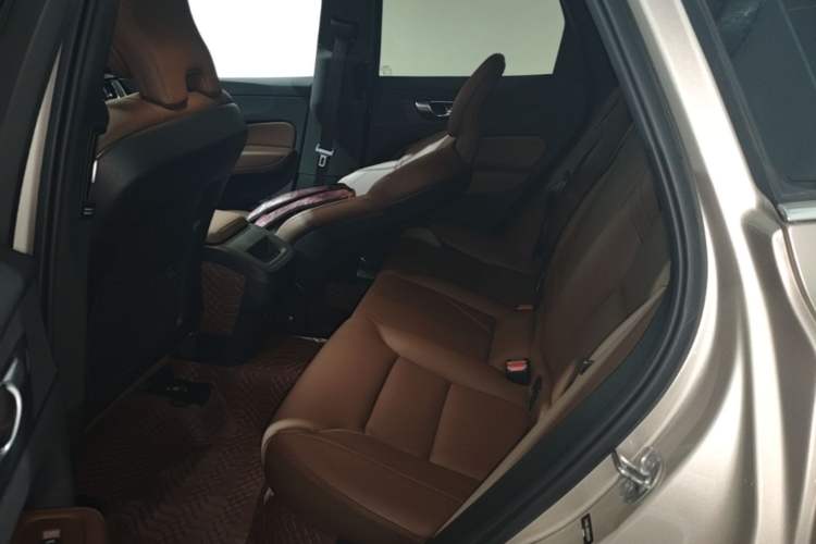 Used Volvo XC60 2023 B5 4x4 Smart Luxury Edition Left Rear Seat