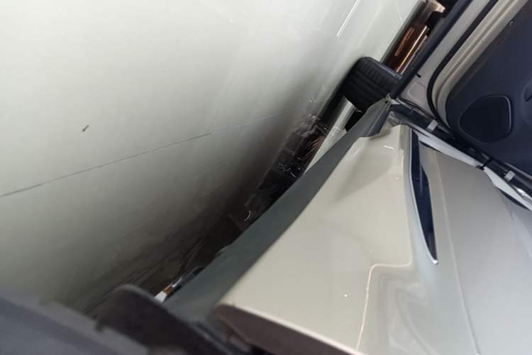 Used Volvo XC60 2023 B5 4x4 Smart Luxury Edition Left Side Sill