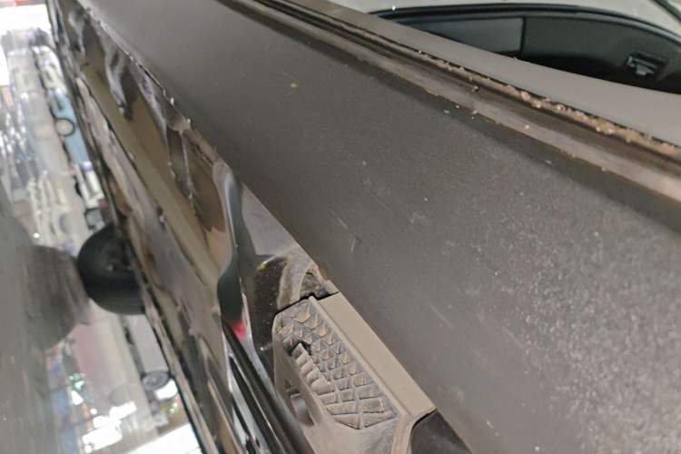 Used Volvo XC60 2023 B5 4x4 Smart Luxury Edition Left Side Sill