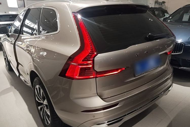 Used Volvo XC60 2023 B5 4x4 Smart Luxury Edition Rear Left 45 Deg