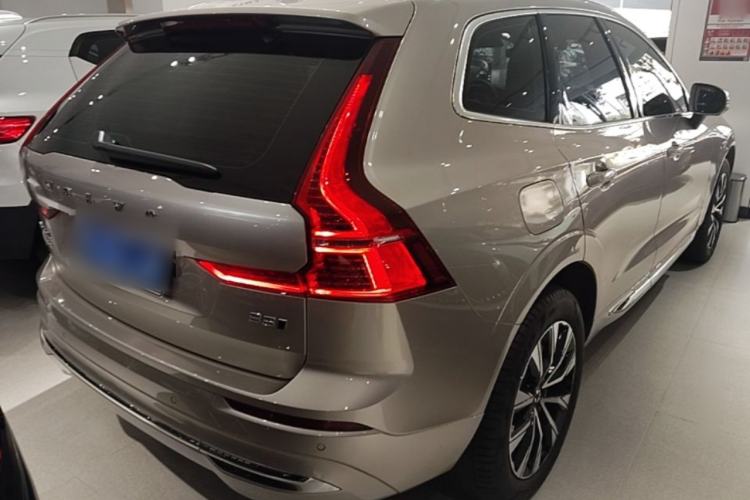 Used Volvo XC60 2023 B5 4x4 Smart Luxury Edition Rear Right 45 Deg