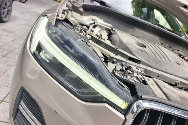 Used Volvo XC60 2023 B5 4x4 Smart Luxury Edition Right Front Headlight