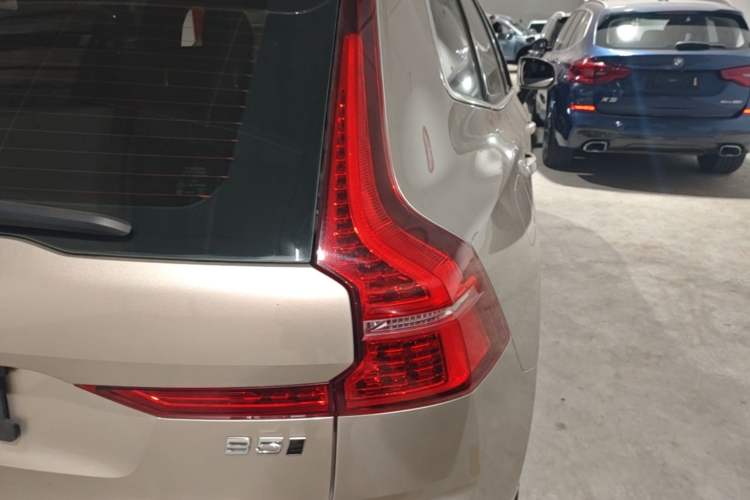 Used Volvo XC60 2023 B5 4x4 Smart Luxury Edition Right Rear Taillight