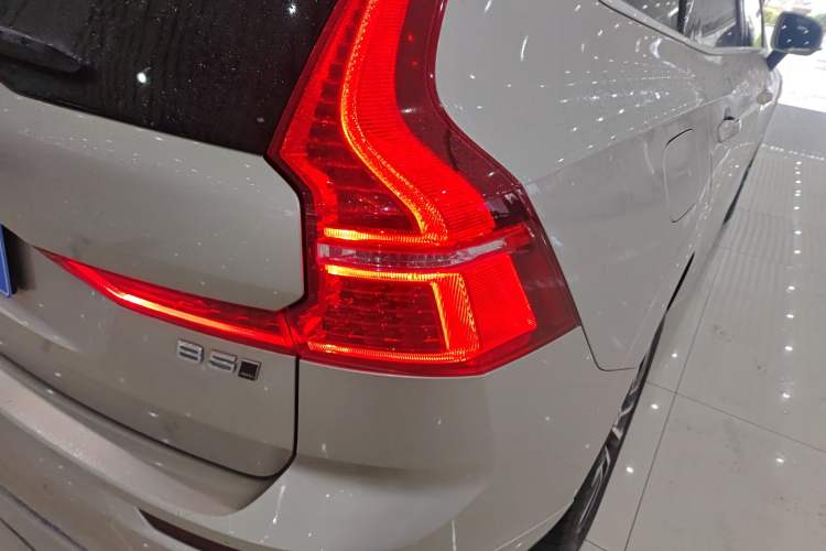 Used Volvo XC60 2023 B5 4x4 Smart Luxury Edition Right Rear Taillight