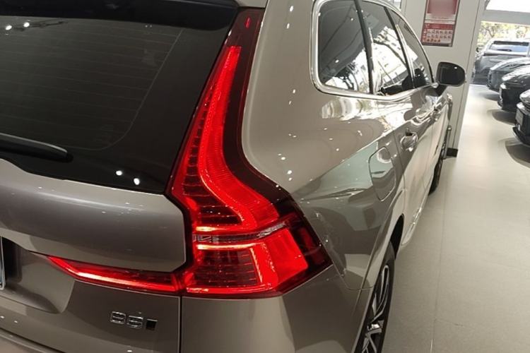 Used Volvo XC60 2023 B5 4x4 Smart Luxury Edition Right Rear Taillight