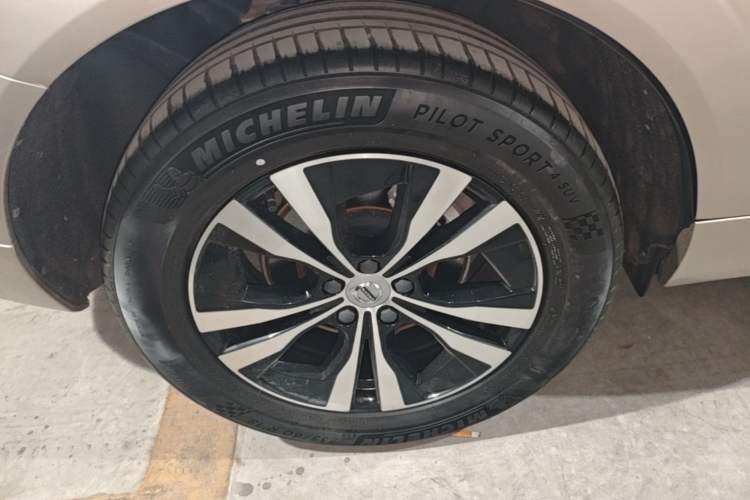 Used Volvo XC60 2023 B5 4x4 Smart Luxury Edition Right Rear Wheel Hub