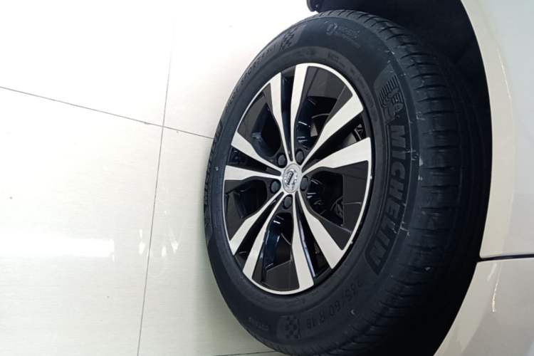 Used Volvo XC60 2023 B5 4x4 Smart Luxury Edition Right Rear Wheel Hub