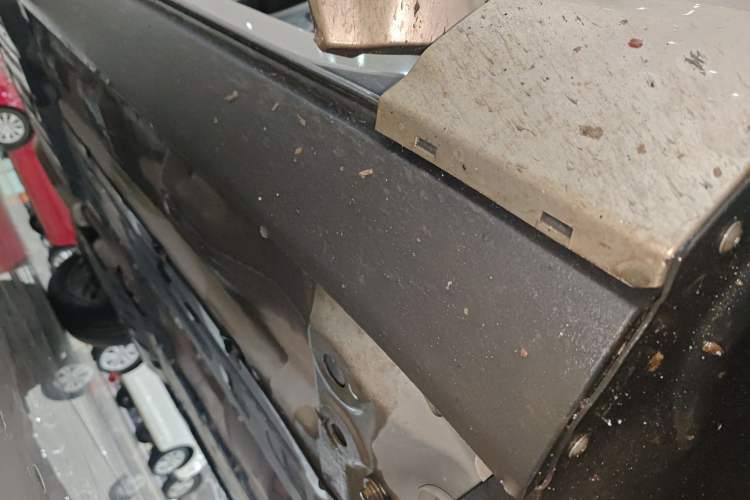 Used Volvo XC60 2023 B5 4x4 Smart Luxury Edition Right Side Sill