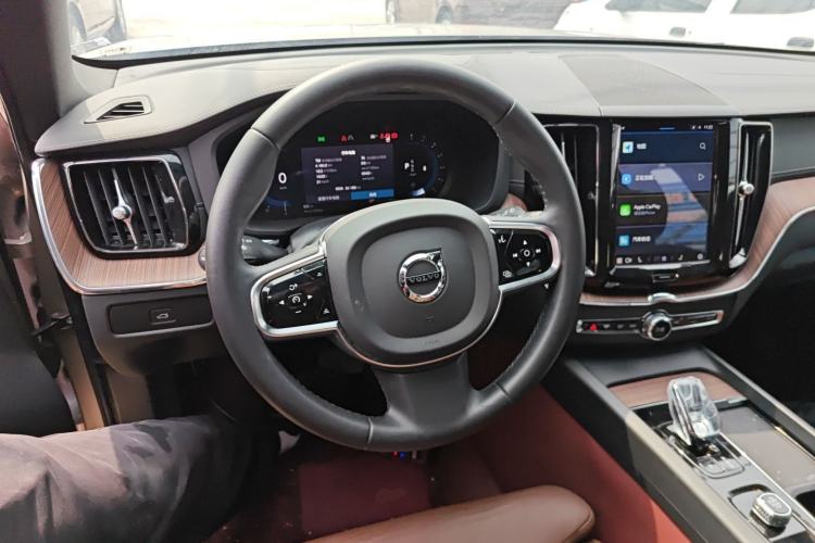 Used Volvo XC60 2023 B5 4x4 Smart Luxury Edition Steering Wheel