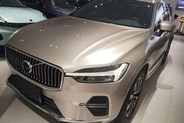 Used Volvo XC60 2023 B5 4x4 Smart Luxury Edition