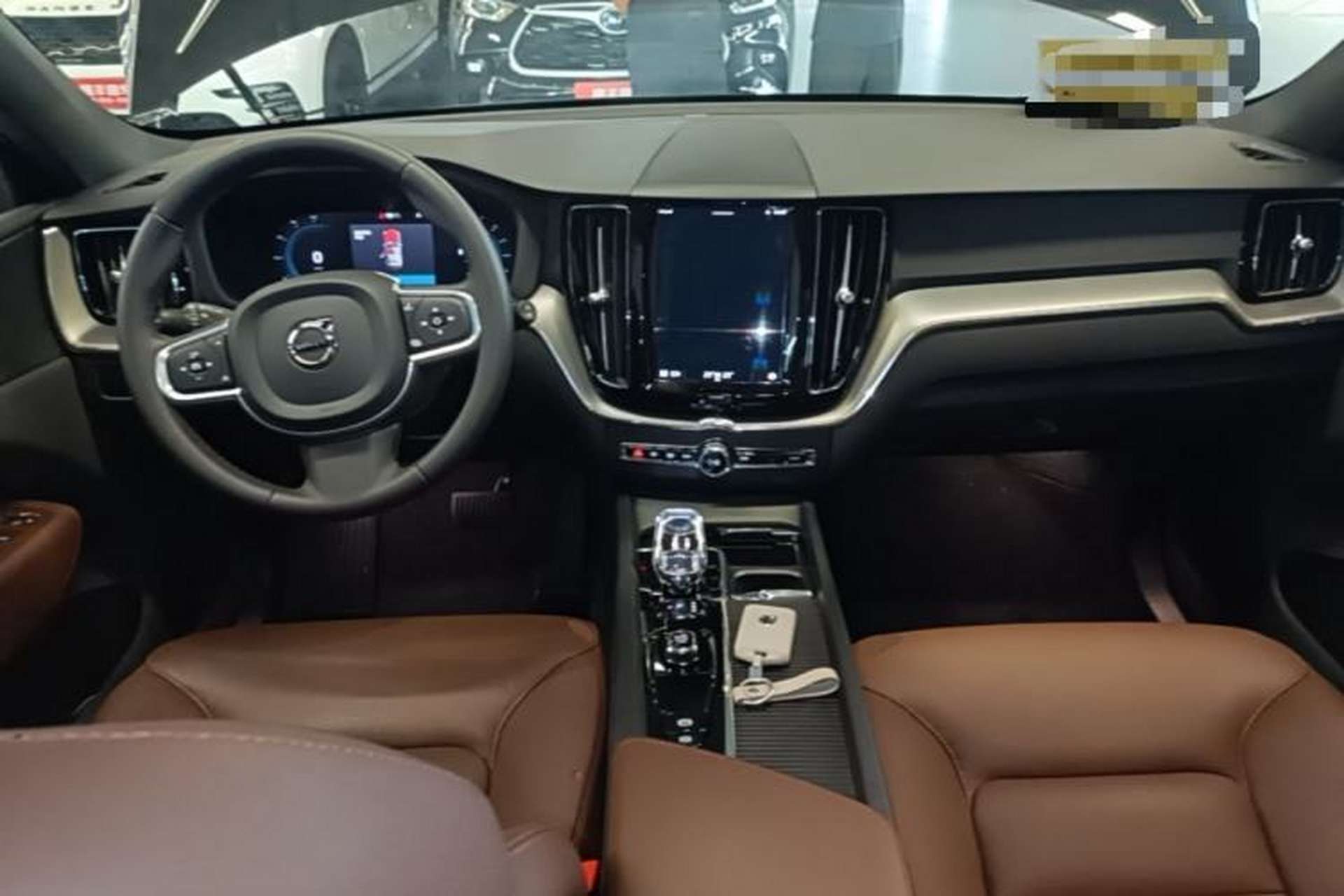 Used Volvo XC60 2024 B5 4x4 Smart Luxury Edition Center Console