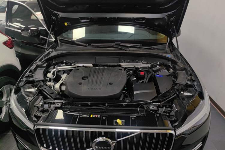 Used Volvo XC60 2024 B5 4x4 Smart Luxury Edition Engine Bay