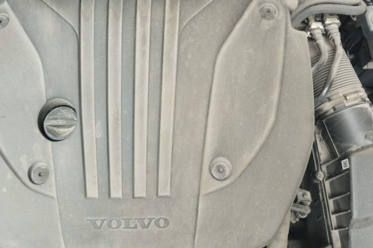 Used Volvo XC60 2024 B5 4x4 Smart Luxury Edition Engine Bay