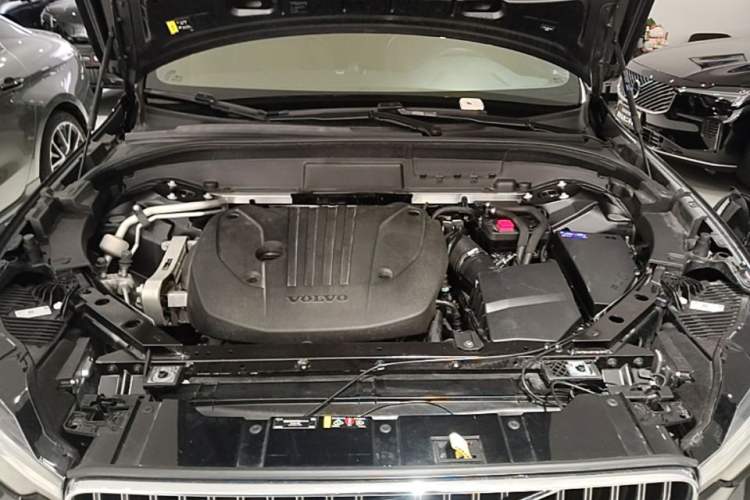 Used Volvo XC60 2024 B5 4x4 Smart Luxury Edition Engine Bay