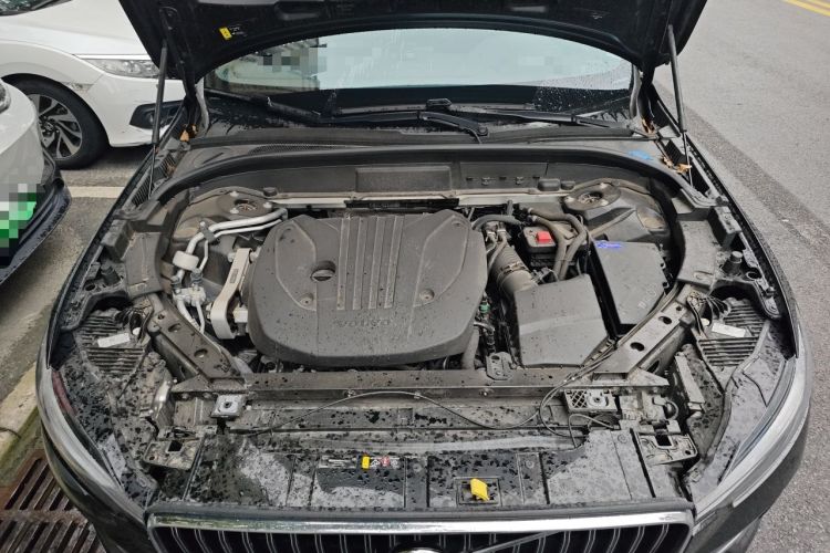 Used Volvo XC60 2024 B5 4x4 Smart Luxury Edition Engine Bay