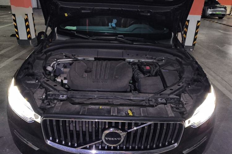 Used Volvo XC60 2024 B5 4x4 Smart Luxury Edition Engine Bay