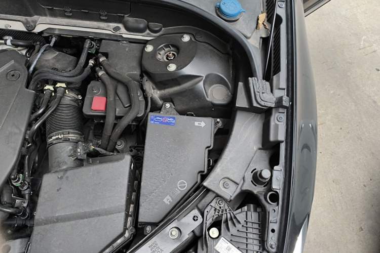 Used Volvo XC60 2024 B5 4x4 Smart Luxury Edition Engine Bay Left