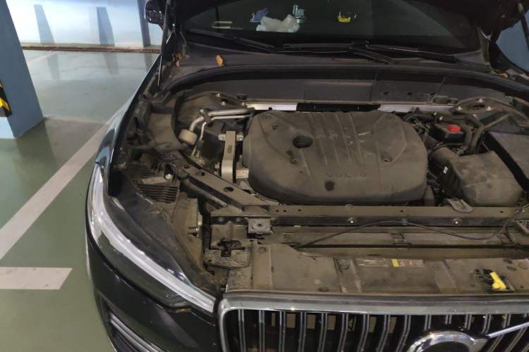 Used Volvo XC60 2024 B5 4x4 Smart Luxury Edition Engine Bay Right
