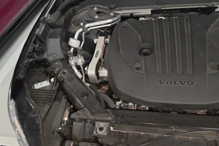 Used Volvo XC60 2024 B5 4x4 Smart Luxury Edition Engine Bay Right