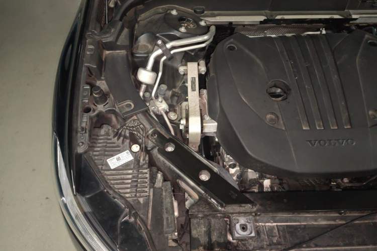 Used Volvo XC60 2024 B5 4x4 Smart Luxury Edition Engine Bay Right