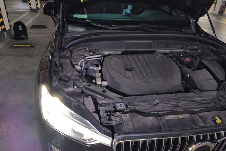 Used Volvo XC60 2024 B5 4x4 Smart Luxury Edition Engine Bay Right