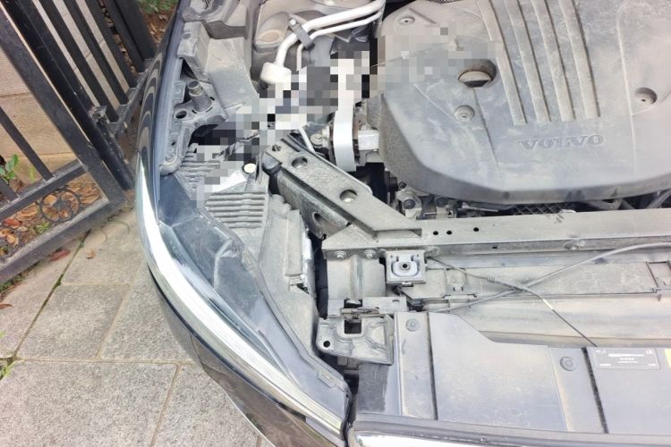 Used Volvo XC60 2024 B5 4x4 Smart Luxury Edition Engine Bay Right