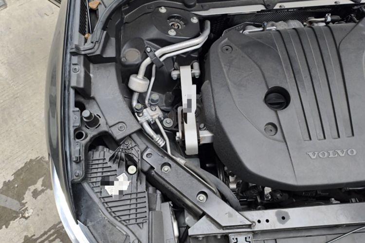 Used Volvo XC60 2024 B5 4x4 Smart Luxury Edition Engine Bay Right