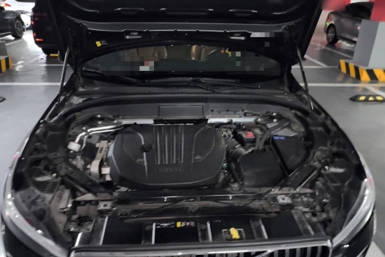 Used Volvo XC60 2024 B5 4x4 Smart Luxury Edition Engine Bay Right