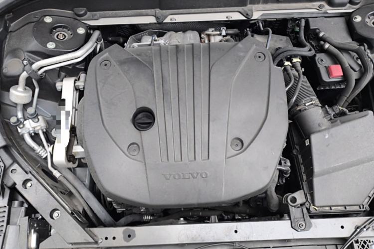 Used Volvo XC60 2024 B5 4x4 Smart Luxury Edition Engine Bay