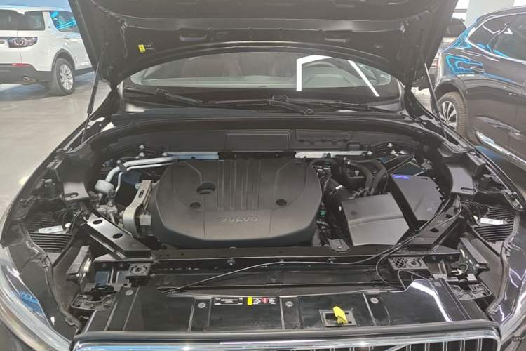 Used Volvo XC60 2024 B5 4x4 Smart Luxury Edition Engine Bay