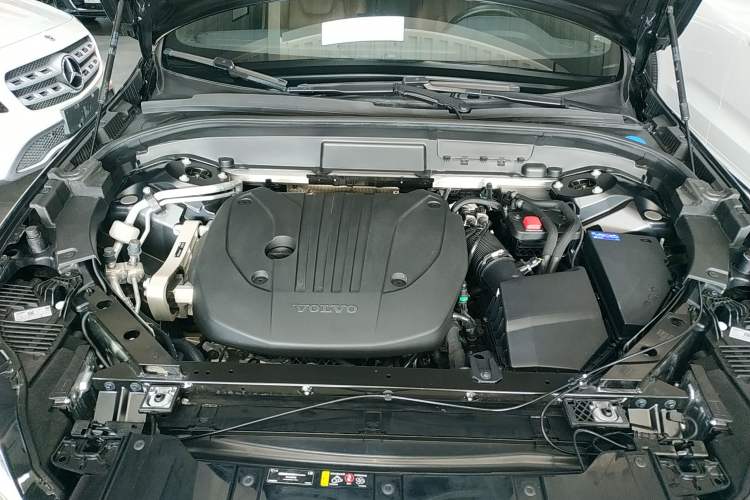 Used Volvo XC60 2024 B5 4x4 Smart Luxury Edition Engine Bay