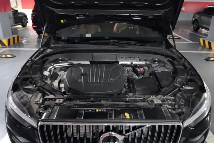 Used Volvo XC60 2024 B5 4x4 Smart Luxury Edition Engine Bay