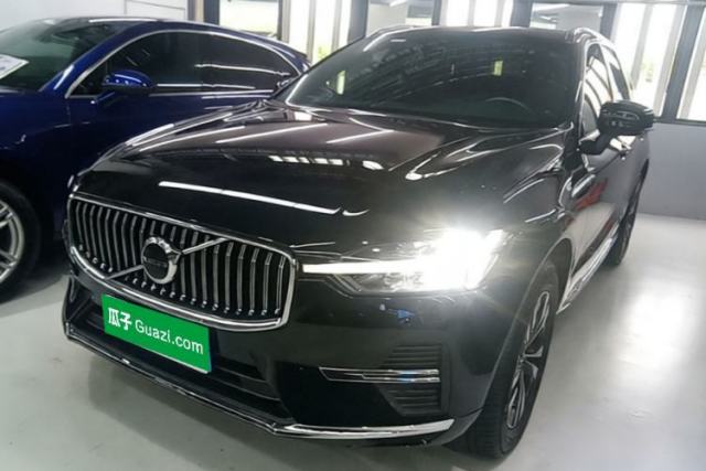 Volvo XC60 2024 B5 4x4 Smart Luxury Edition с пробегом
