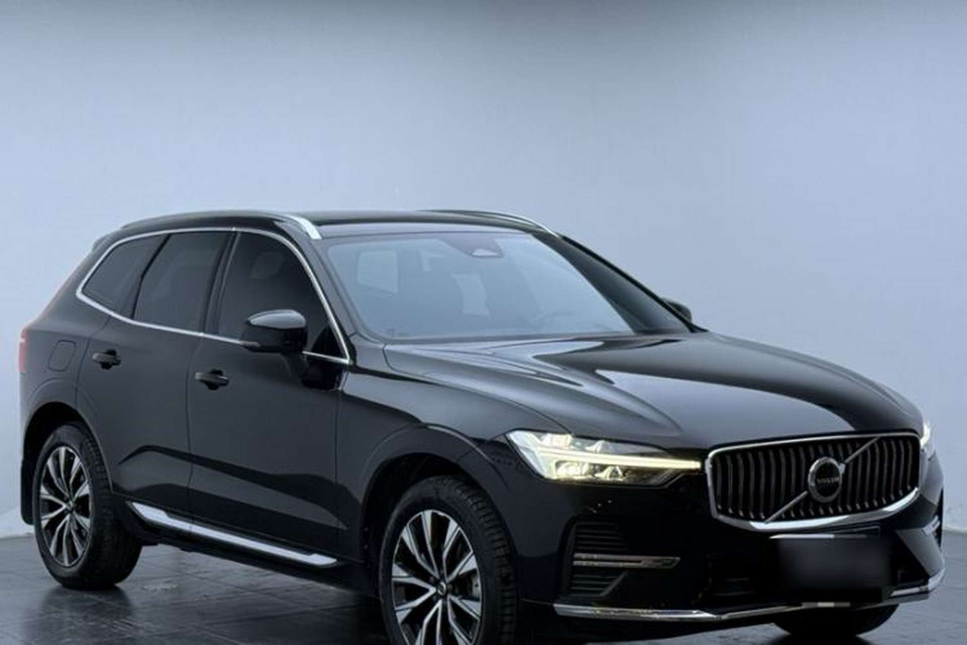 Used Volvo XC60 2024 B5 4x4 Smart Luxury Edition Exterior 1