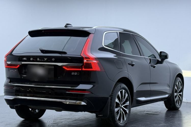 Used Volvo XC60 2024 B5 4x4 Smart Luxury Edition Exterior 2
