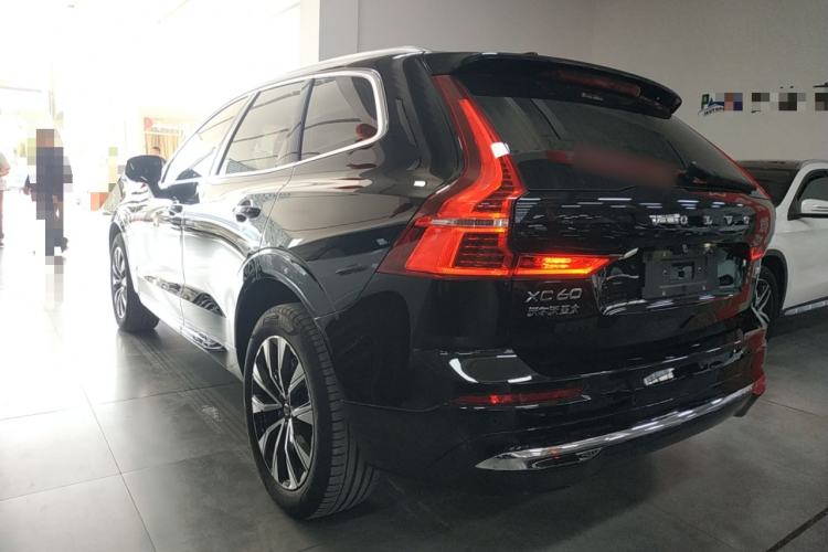 Used Volvo XC60 2024 B5 4x4 Smart Luxury Edition Exterior 2