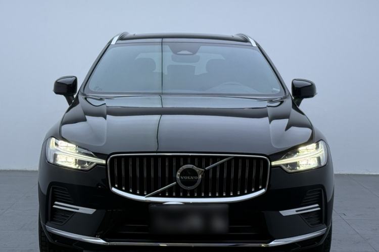Used Volvo XC60 2024 B5 4x4 Smart Luxury Edition Exterior 3