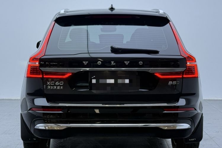 Used Volvo XC60 2024 B5 4x4 Smart Luxury Edition Exterior 4