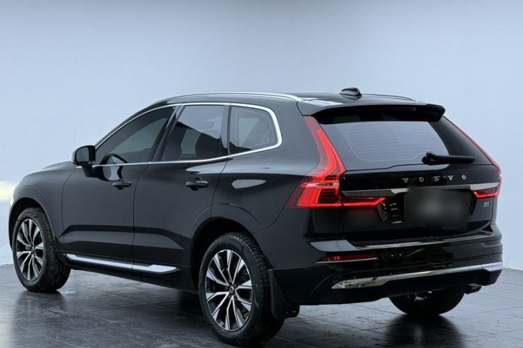 Used Volvo XC60 2024 B5 4x4 Smart Luxury Edition Exterior 5
