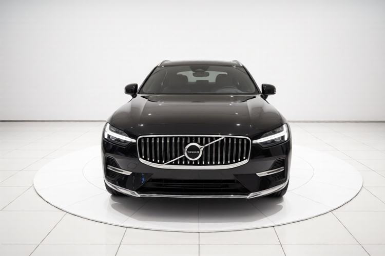 Used Volvo XC60 2024 B5 4x4 Smart Luxury Edition Front