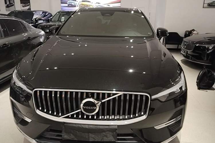 Used Volvo XC60 2024 B5 4x4 Smart Luxury Edition Front